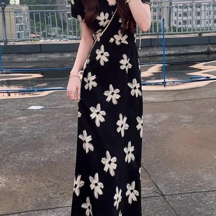 Elegant French Style Black Floral V-Neck Dress for Women - Slimming & Tummy Concealing