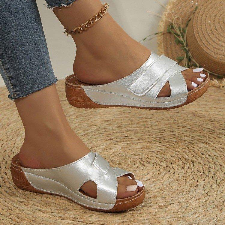 2024 New Summer Slope Heel Thick Sole Slides Big Size Casual Fashion High Heel Women Slippers Black