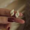 Autumn and Winter New Stud Earrings Femininity French Niche Design Sense High-end Light Luxury Earrings Earrings Are Particularly Trendy