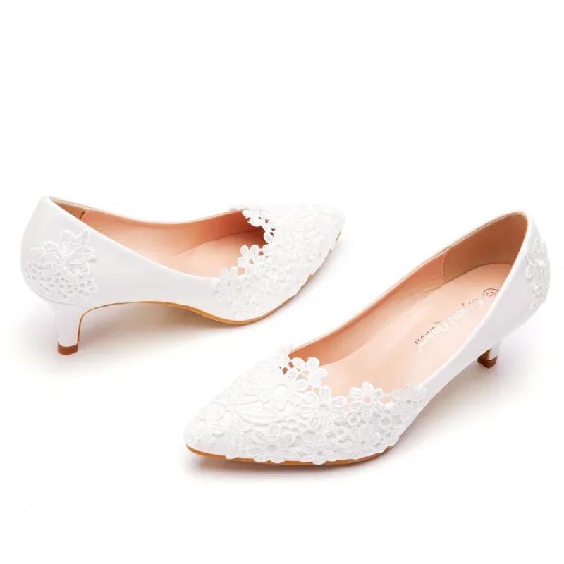 Fashion 2025 Fashion Women's Crystal Queen White Lace Flower Wedding Shoes Woman Point Toe Slips Lady Dress Flats Sneaker Big Size 43