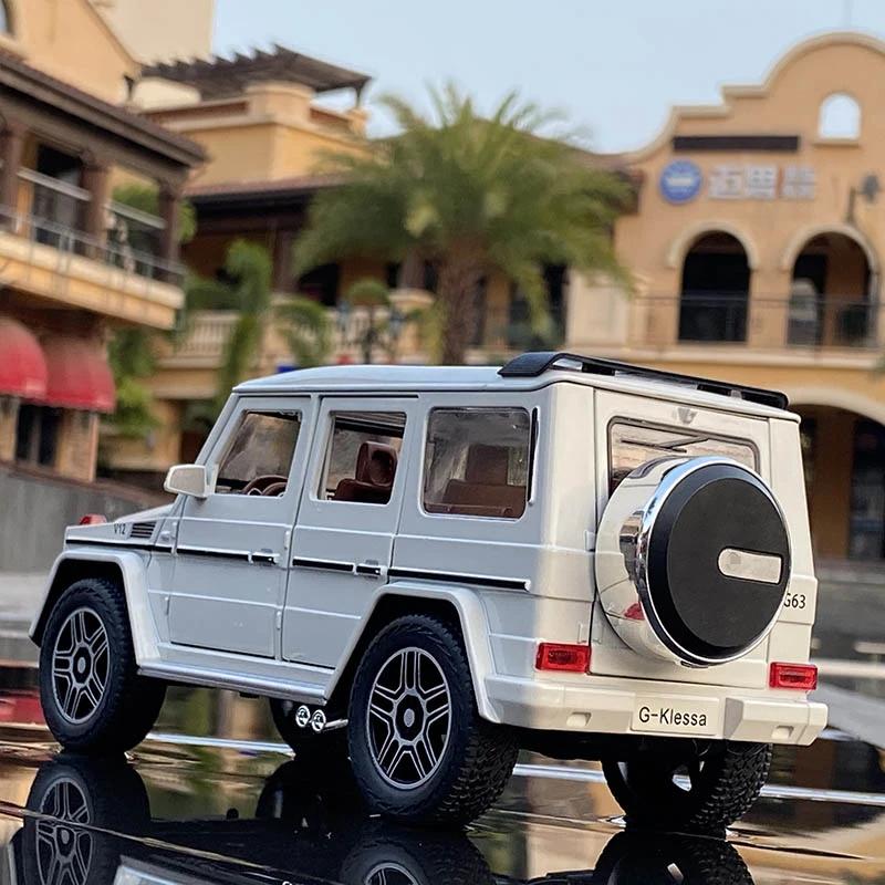 1/24 Benz G63 SUV Model auta ze slitiny Diecast & Hračka Kovové terénní vozidlo Model auta Simulace Zvuk Světlo Sběratelská hračka Dárek