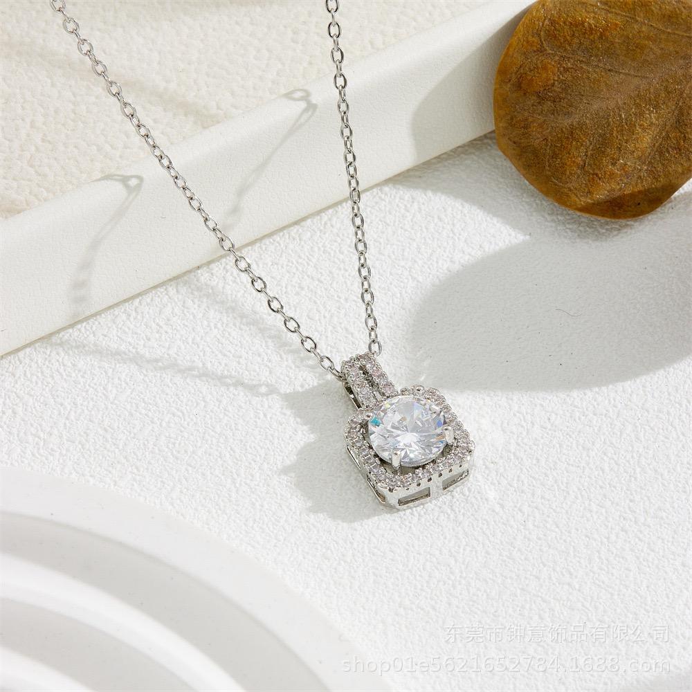 French Translucent Green Water Droplet Blue Ocean Necklace Collarbone Chain Snake Bone Fashionable Personality Titanium Steel Gold-plated Necklace
