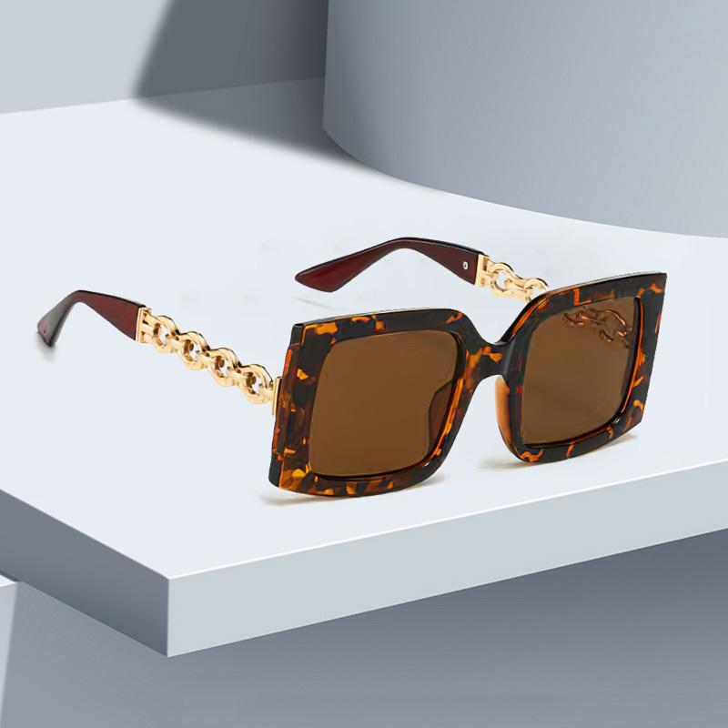New In Fashionable Sunglasses For Women Square Frame Gradient Glasses With Metal Chain Decoration For Trendy Items