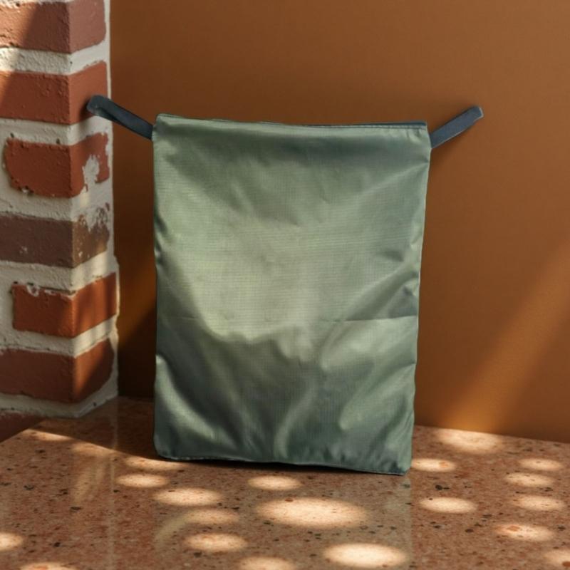 Bolsa Organizadora de Roupas Portátil à Prova de Poeira com Design Espaçoso para Armazenamento de Roupas Sazonais e Roupa de Cama