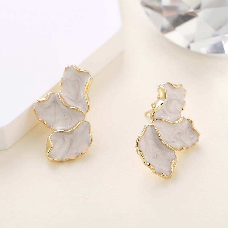 Vintage White Oil Dripping Flower Stud Earrings For Women Korean Metal Irregular Petal Post Earrings Zircon Party Accessories