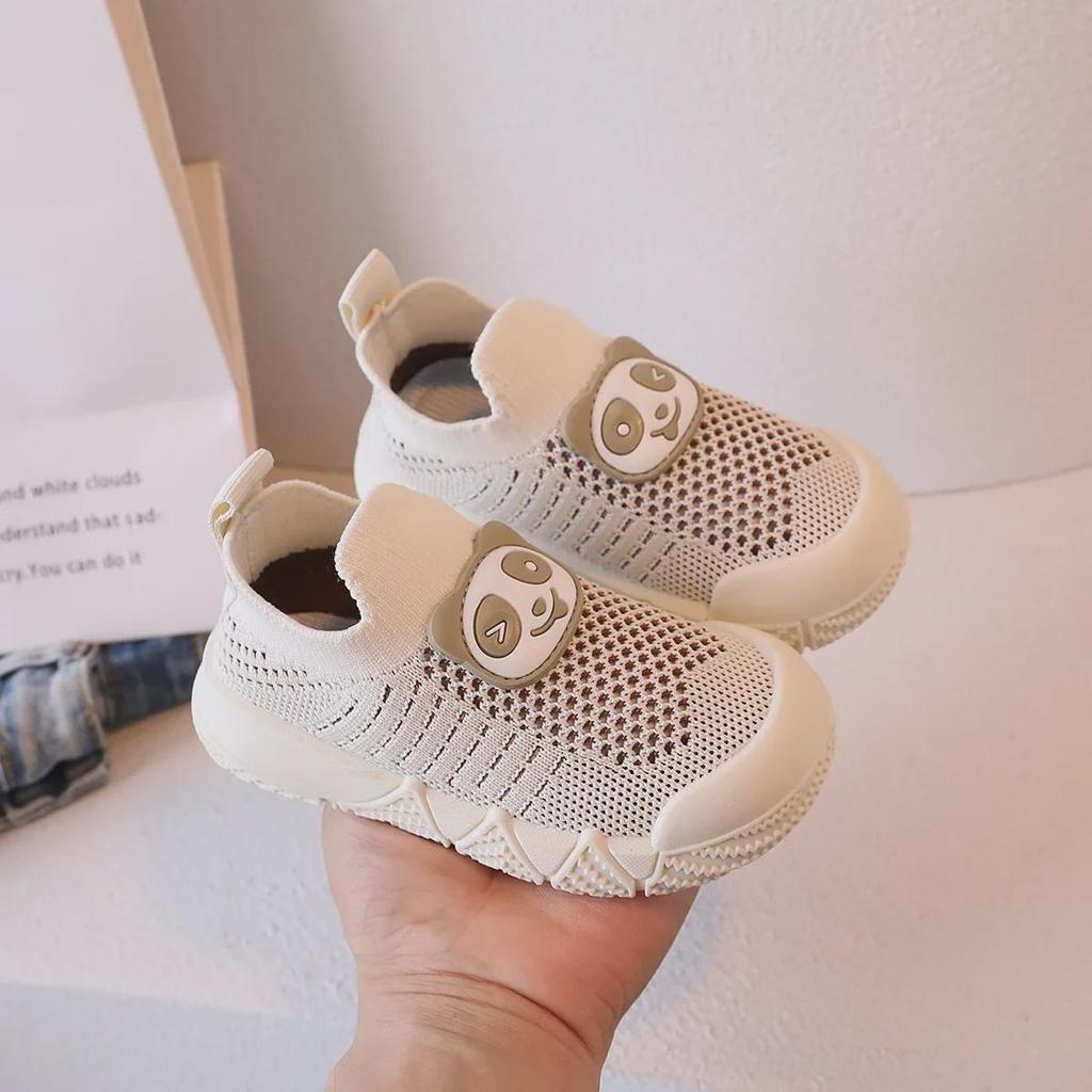 Kids' Breathable Slip-On Sports Shoes for Kindergarten - Boys' and Girls' Soft Mesh Casual Sneakers for Spring and Summer