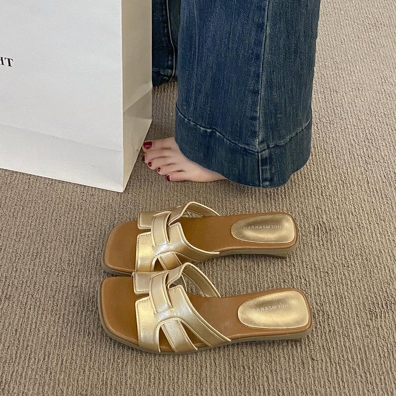Korean Version of Xiaoxiangfeng Soft-soled Cool Slippers, Wearing Versatile Fashion with Skirt Slippers 2025 Summer New Beach Shoes