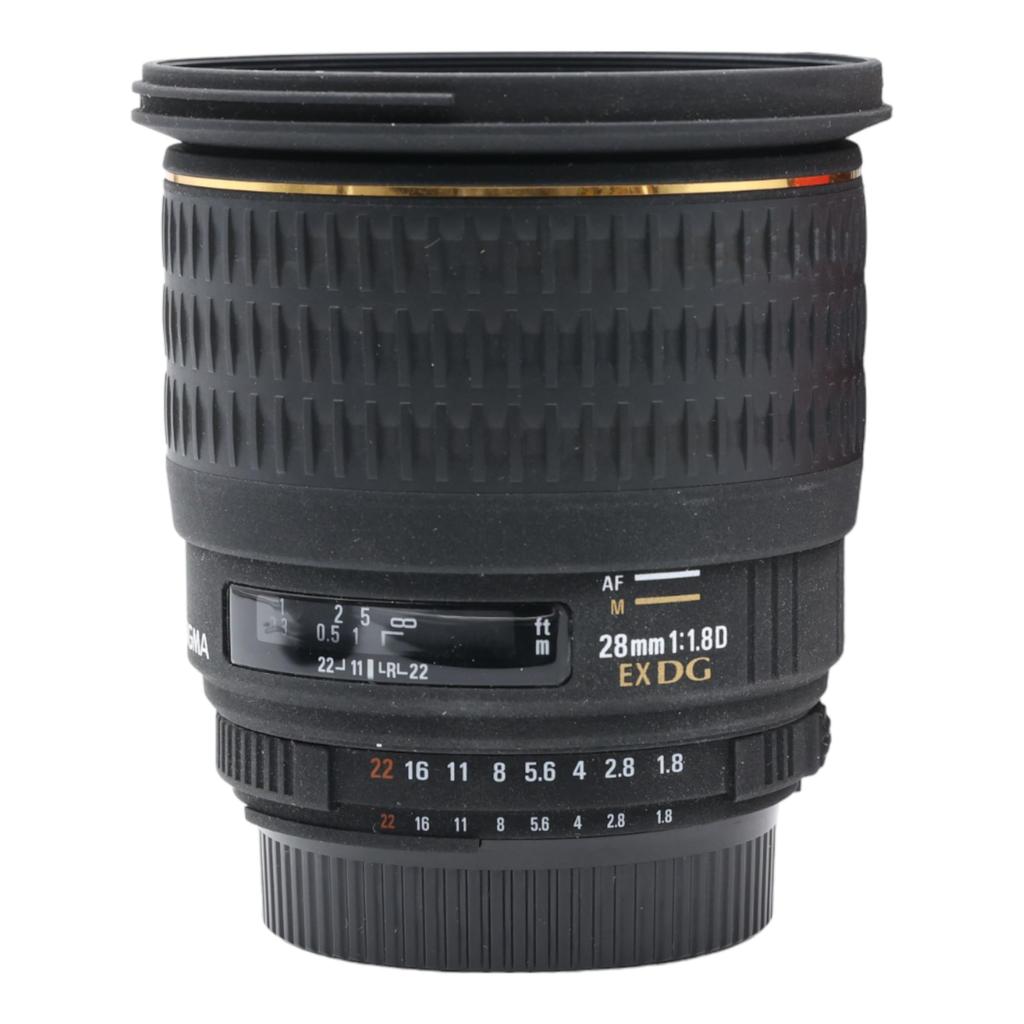 SIGMA 28mm EX DG ASPHERICAL MACRO prime lens for F1.8 wide-angle Nikon, full-frame compatible.