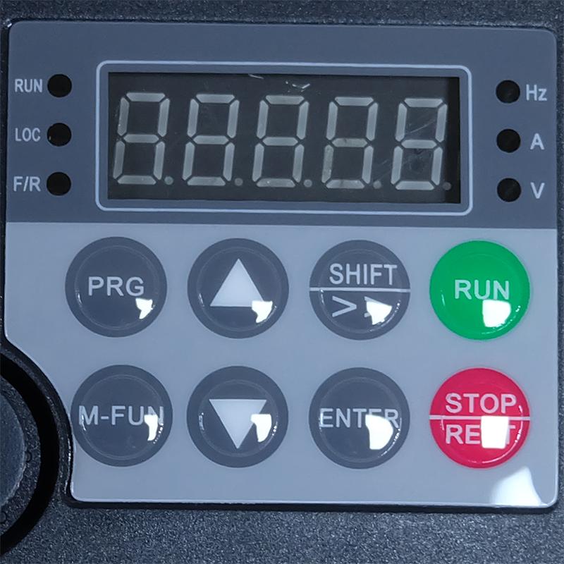 Externes Bedienfeld (mit Link-Kabel) Nur anwendbar auf Frequenzumrichter der CW100-Serie im CTRL-DRIVE Store