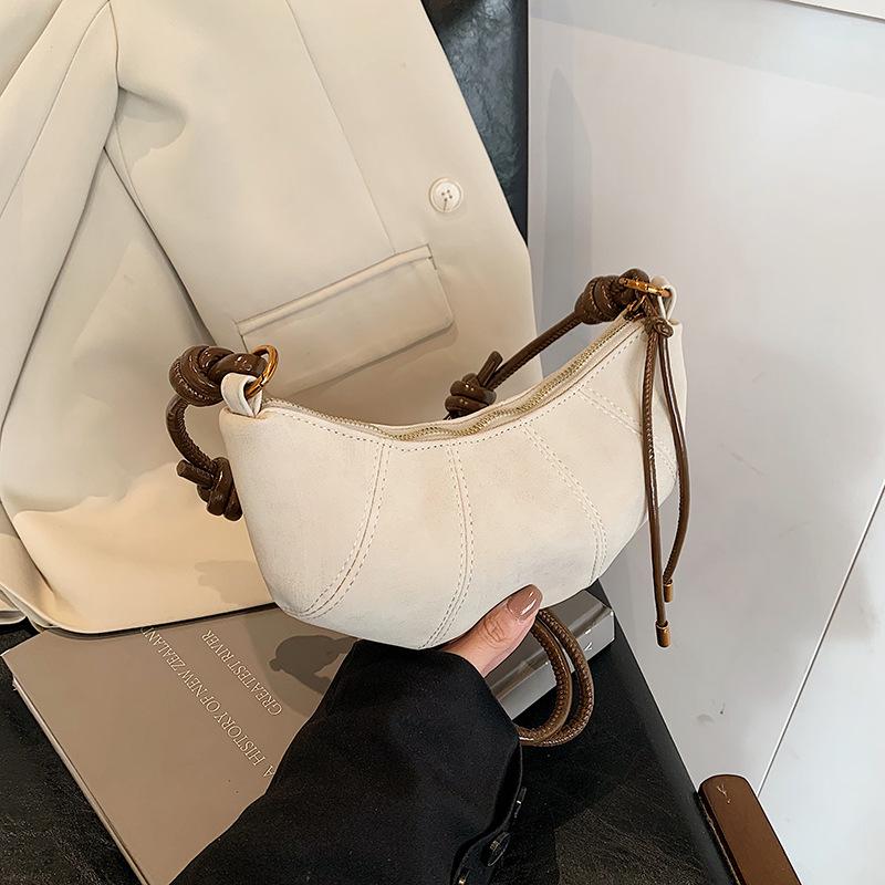 High-end Niche Bag Women's Autumn and Winter Retro New Fashion Messenger Croissant Bag Commuter Dumpling Bag