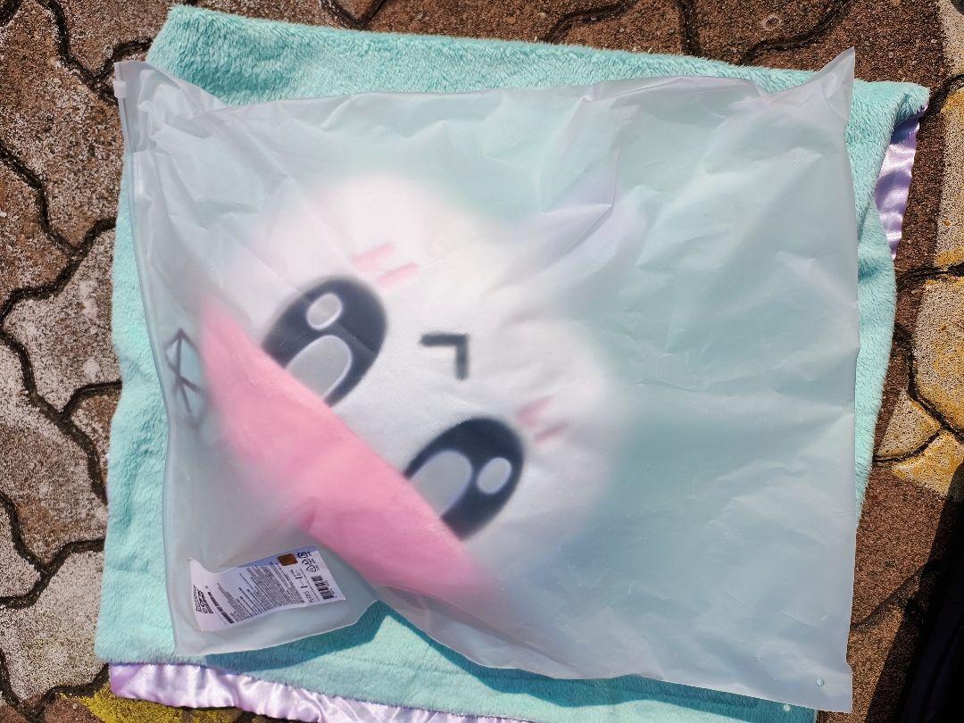 

[Б/У] SEVENTEEN в каратах CUSHION