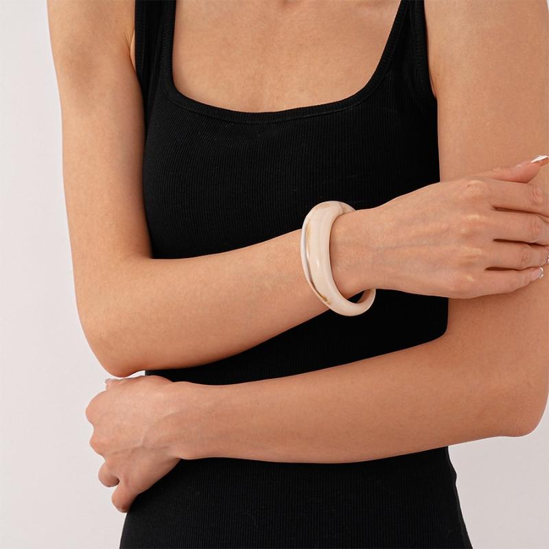 Smooth Round Acrylic Cuff Bangles For Women Vintage Exaggerated Jelly Color Smudging Bangle Wide Resin Bracelet Accessories