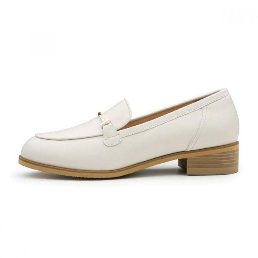 Kumkang Women Simple Metal Point Loafer Renpuc6228g9