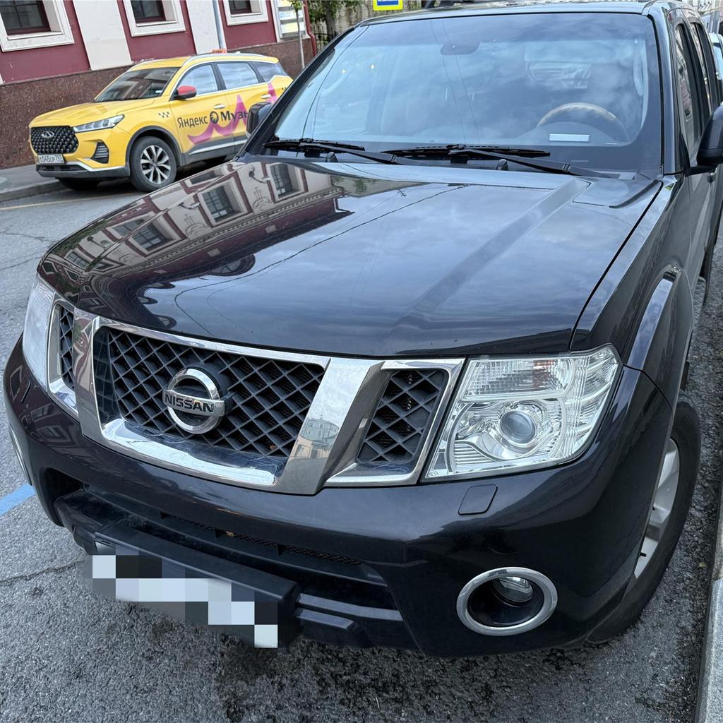 Nissan X-Trail Navara Headlight Cover (Slovenia, 2011-2015)