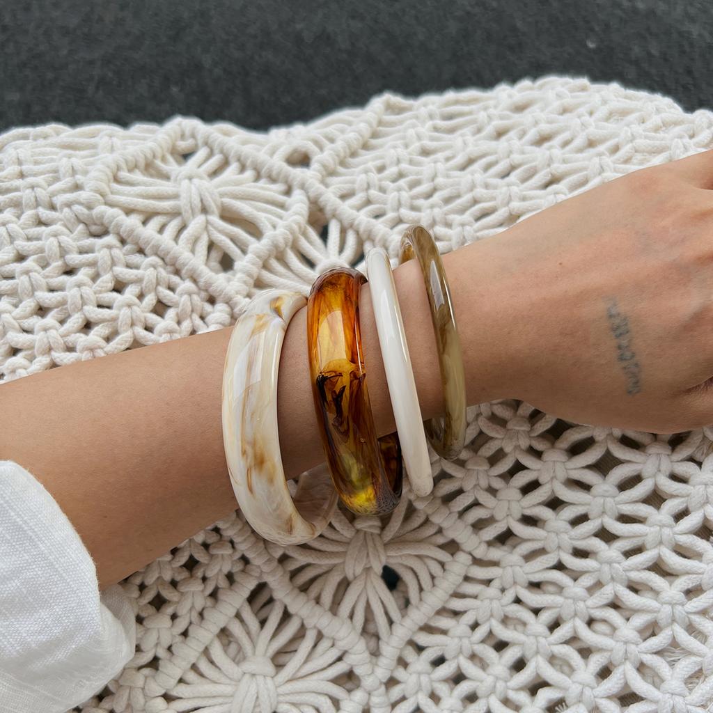 Ingemark Boho Y2K Round Resin Acrylic Bangles for Women New Trend Vintage Geometric Wide Bracelets Party Jewelry Accessories