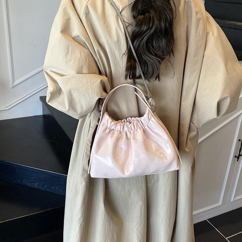 Kleine Tasche plissierte Kettenhandtasche Damen Frühherbst neue Mode Pendler Schulter Umhängetasche