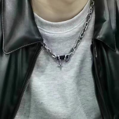 Naszyjniki z podwójnym łańcuszkiem ze stali tytanowej Uzwojenie łańcuszka Czarna cyrkonia sześcienna Wisiorek w kształcie gwiazdy Naszyjniki dla kobiet mężczyzn Akcesoria Biżuteria