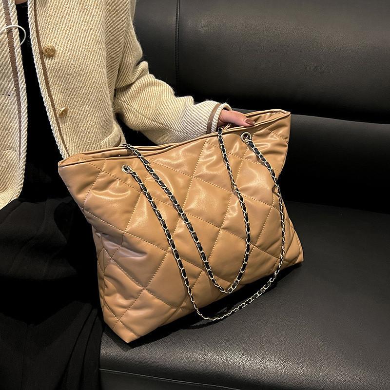 Stylish 2023 Womens Quilted Tote Bag Large Capacity Urban Chic Shoulder Bag