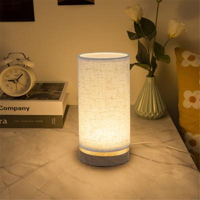 Lámpara de mesa, lámpara de noche, lámpara de mesa LED de madera maciza cálida y sencilla para dormitorio chino y sala de estar.