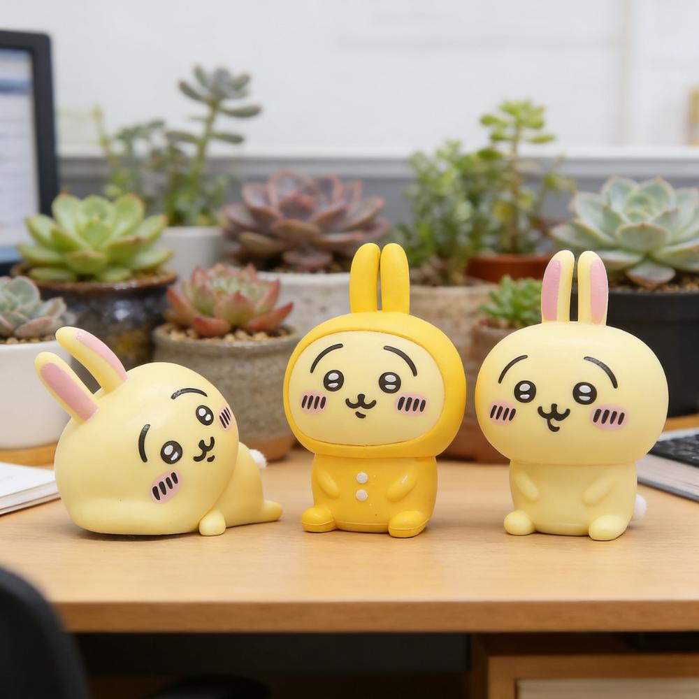 Cute New Chiikawa Small Ornaments Usagi Hachiware Car Ornaments Cartoon Characters Desk Office Home Furnishings Gift Collection