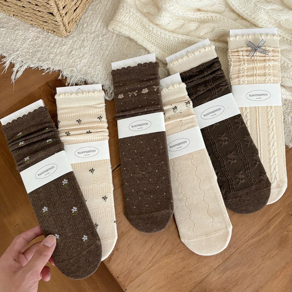 Women's Early Autumn Retro Mid-calf Socks with Lace and Small Floral Pile Socks