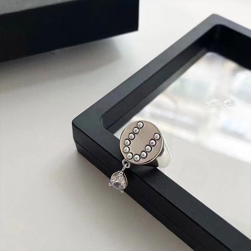 

Шикарное кольцо в корейском стиле в форме буквы U с геометрической хрустальной подвеской для особых случаев