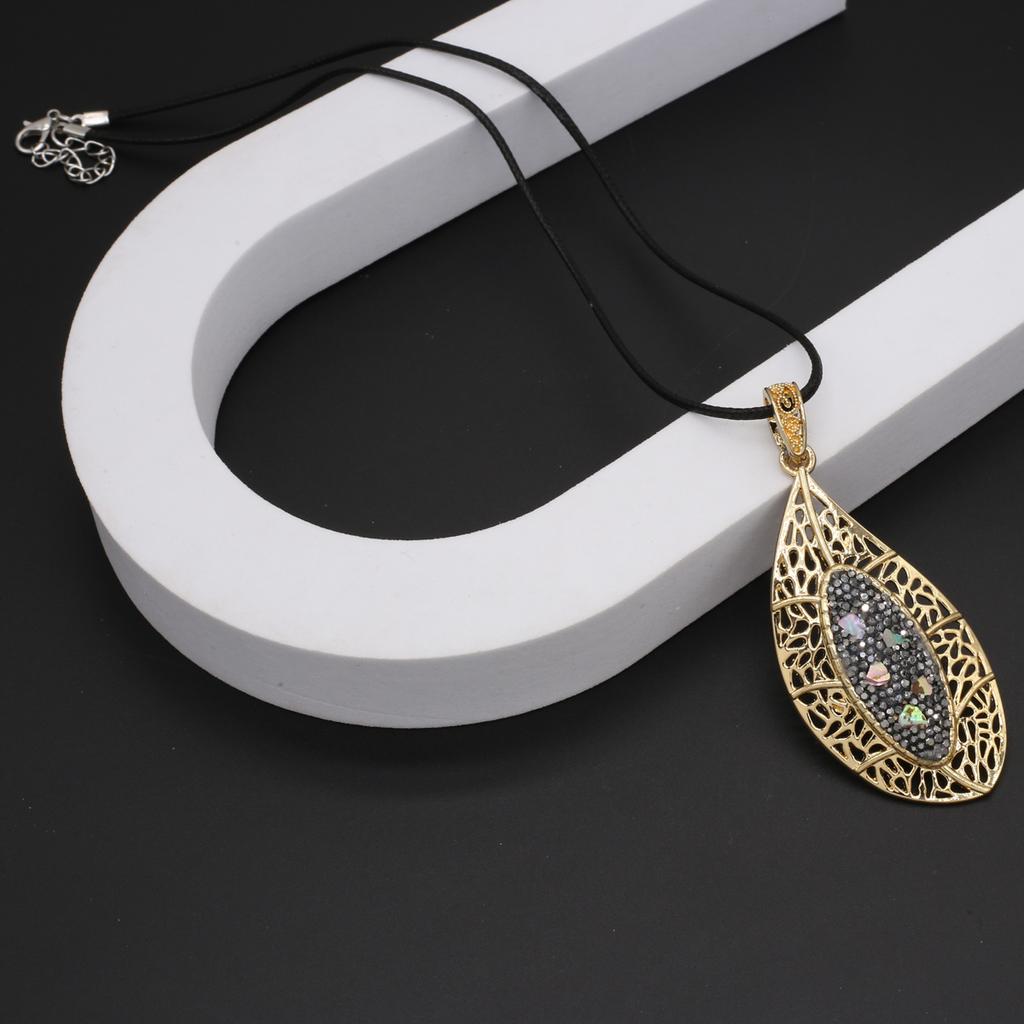 New Style Necklace Natural Stone Sticking Diamond Pendant Necklace Charms For Women Romantic Birthday Gift