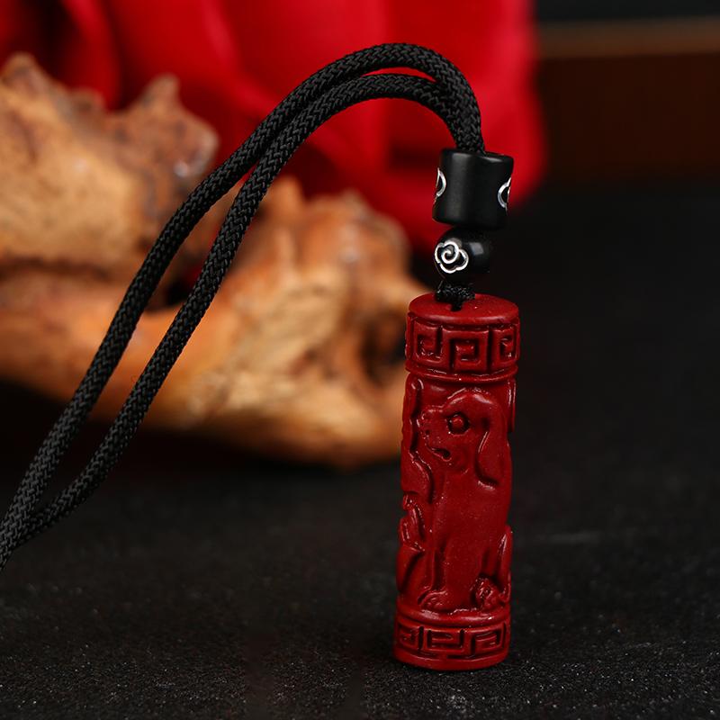 Luxuriöser roter Zinnober Anhänger Chinesisches Tierkreiszeichen Herzsutra Halskette Echter Naturschmuck Damen Accessoires Energie Geschenke
