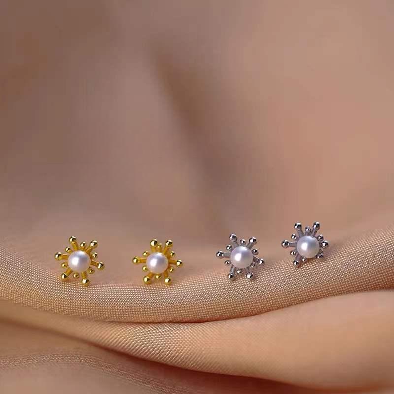 S925 Sterling Silver Flower Design Shell Bead Stud Earrings Elegant All-Match Flower Mini Earrings Women