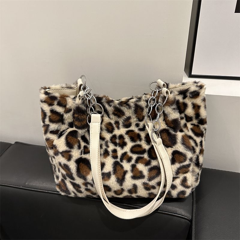 

Autumn and winter 2025 plush women s bag new chain baguette casual leopard print soft shoulder bag versatile underarm tote bag
