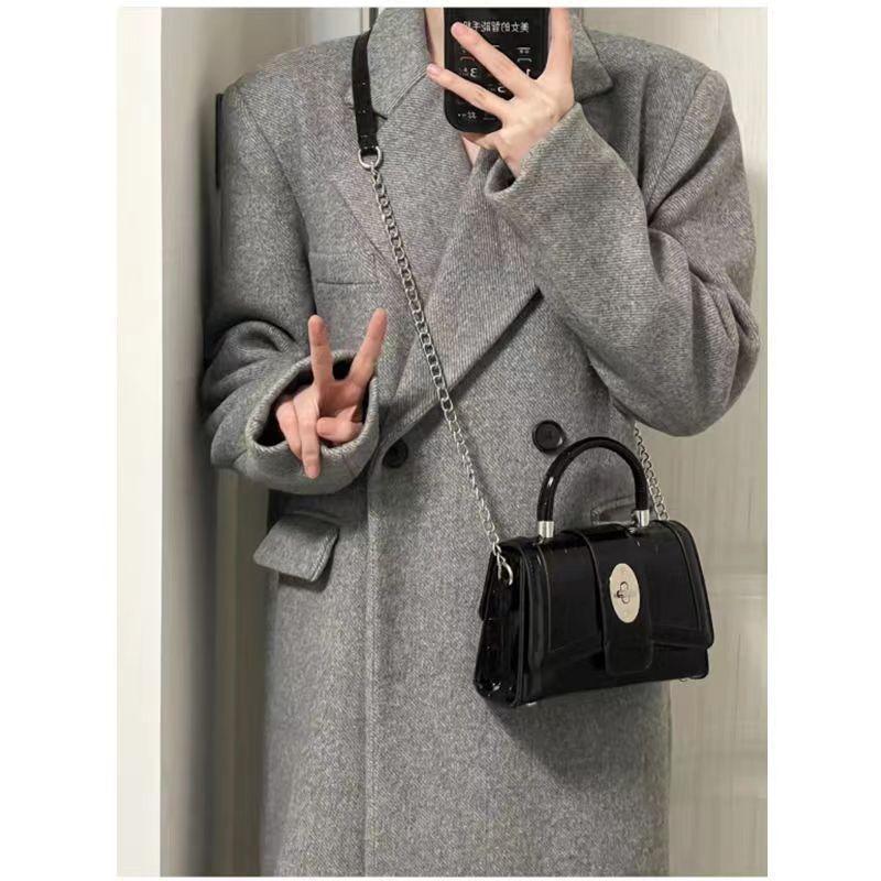 High-Quality Textured Stylish Chain Patent Leather Motorcycle Bag for Women New Niche Handbag Shoulder Crossbody Small Square Bag