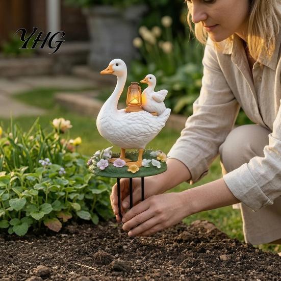 Metal Ground Stake Decorative Acrylic Duck for Outdoor Garden Decor, Weather Resistant 2D Flat Parent Cute Goose Family Figure And Child Yard