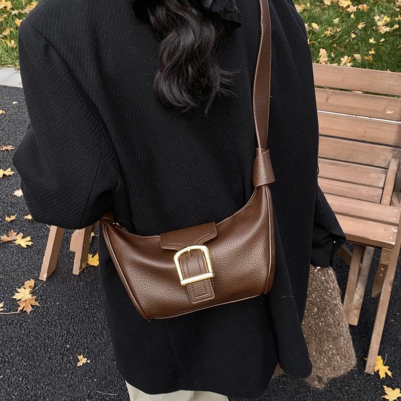 2025 premium new armpit saddle bag women's bag necklace oblique span long retro niche women's bag