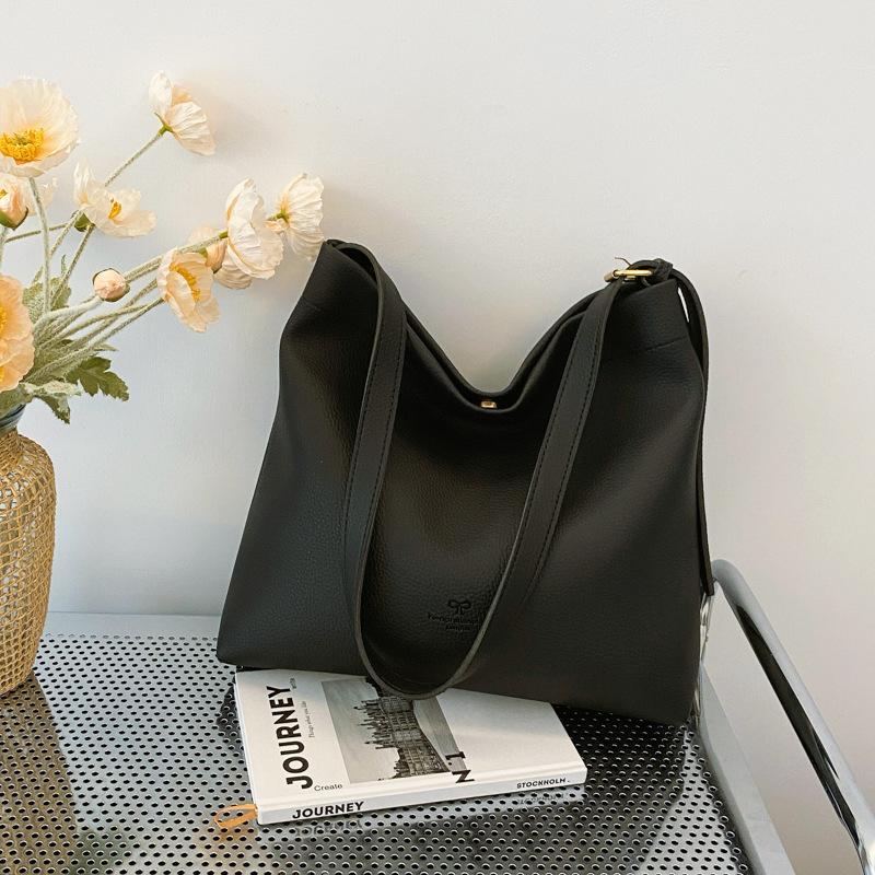 

Модна жіноча сумка-тоут 2024, осінь-зима, нова проста повсякденна сумка на плече великої місткості, висококласна сумка-месенджер