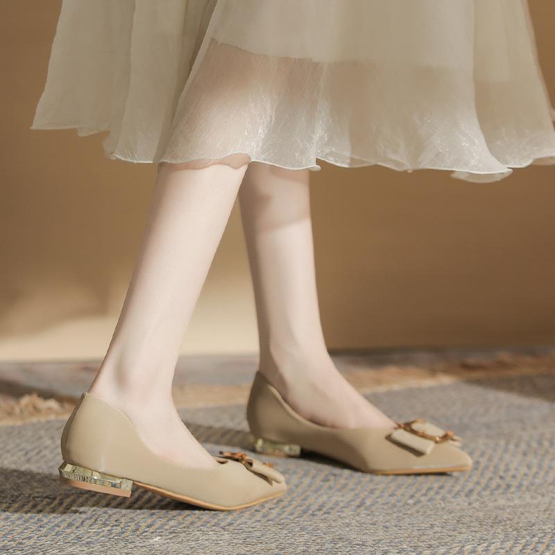 Pointed flat-soled single shoes, new square buckle, shallow mouth, one pedal, Mary Jane women's versatile and comfortable