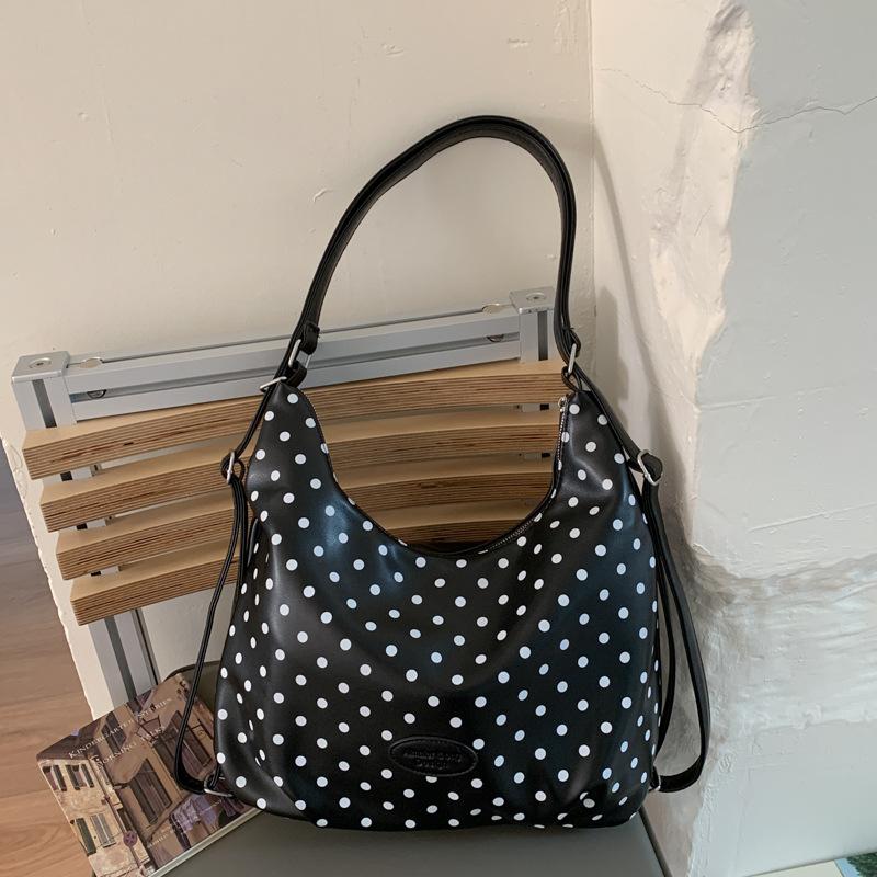 

2025 New Versatile Casual Large Capacity Simple Commuter Fashion Women s Backpack Portable Shoulder Tote Bag чёрный