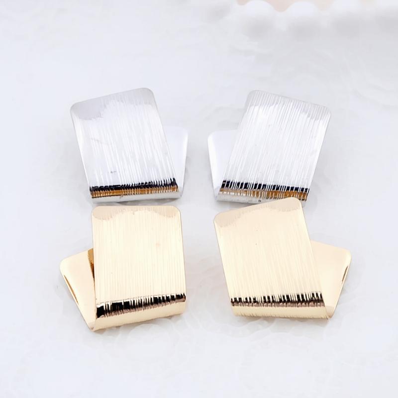 New Fashion Folded Small Earrings Uneven Square Women's Stud Earrings Unique Design Unusual Earrings for Female orecchini