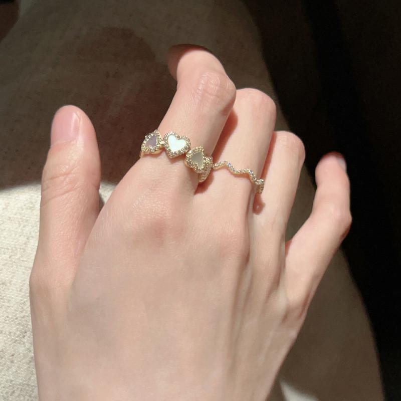 Artistic Copper Ring For Women With Striking Geometric Shape And Design Adjustable