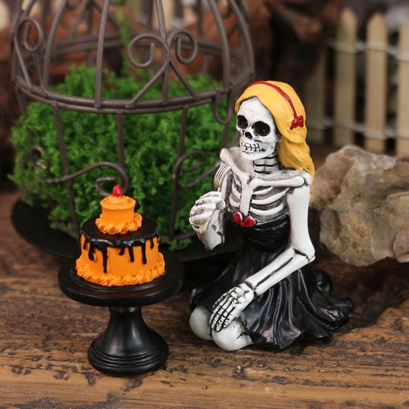 Cake Eating Skeleton Ornaments Skeleton Girl Eating Cake Figurine for Halloweens Party Decoration