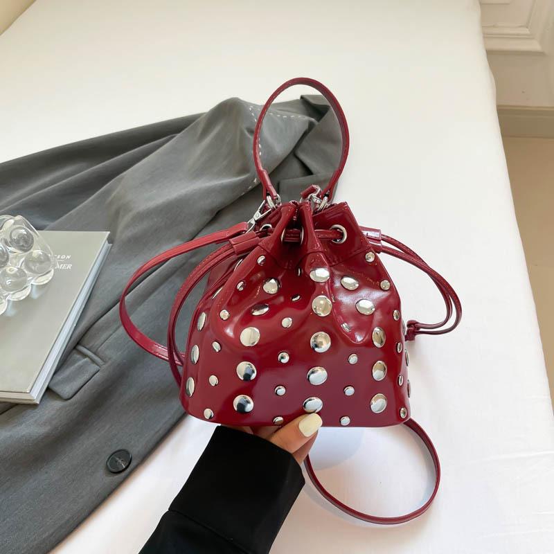 Bucket Design PU Leather Crossbody Bag Punk Style Rivet Shoulder Purses and Handbags Motorcycle Bolsas Feminina Clutch Bag