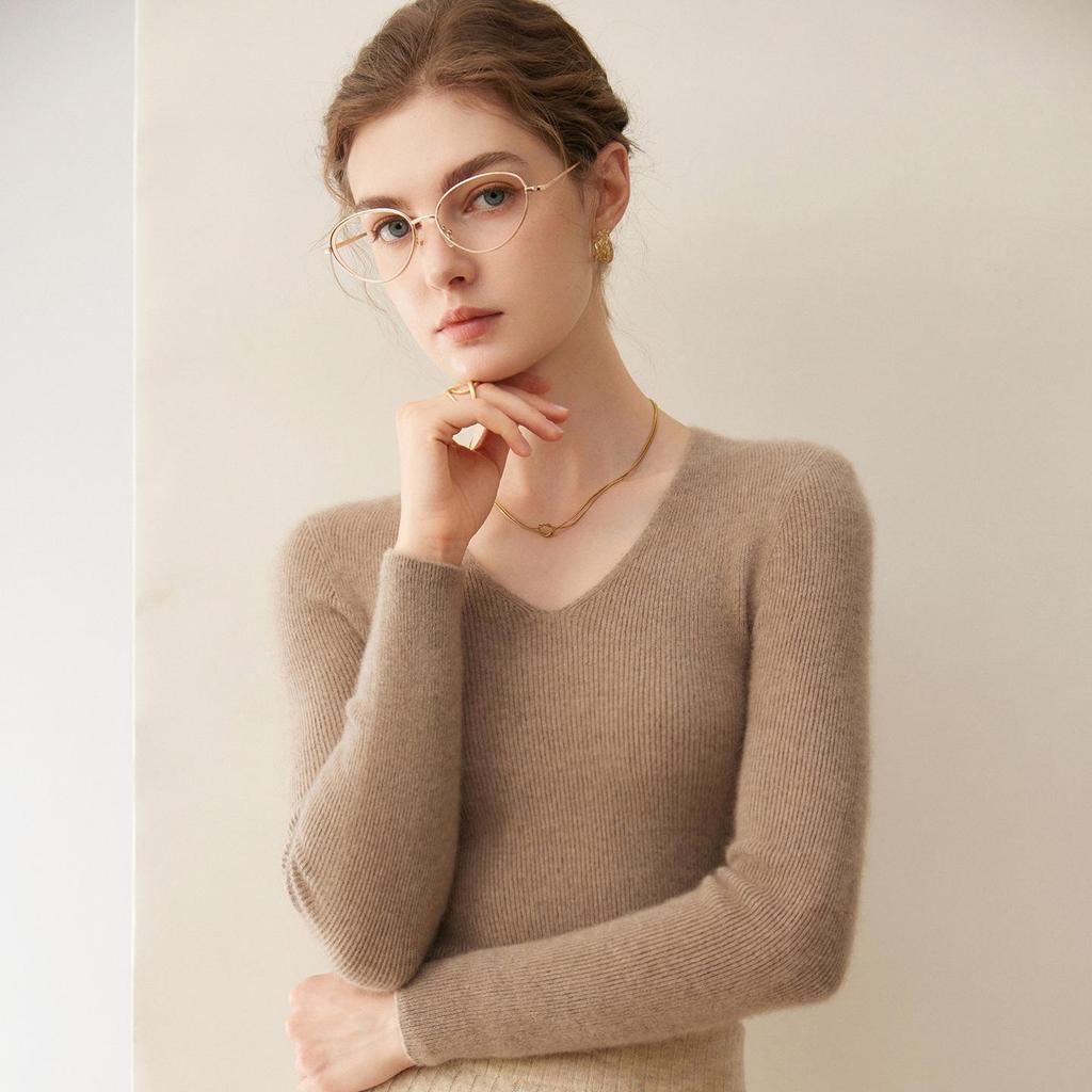 Women's Seamless V-Neck Ribbed Cashmere Sweater - Slim Fit Base Layer for Autumn/Winter