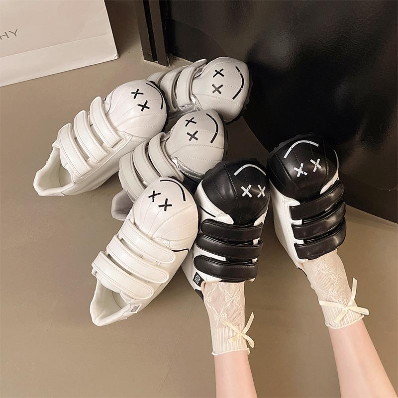 Velcro Bread Big Head Shoes Women's 2025 New Autumn Platform Heightening Shoes Casual Board Shoes Sports Little White Shoes