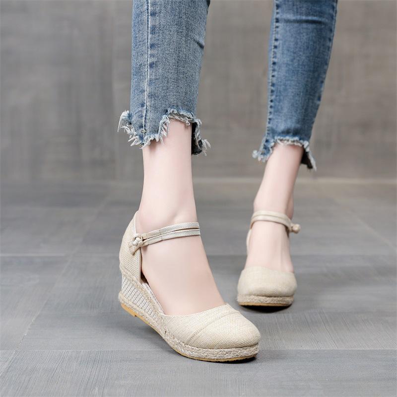 

2025 сандалии на каблуке-клобук, женские летние новые европейские и американские повседневные туфли на высоком каблуке, корейская версия, туфли-мешки, спортивные женские сандалии 34