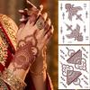 Tatuaggio pizzo a forma di croce marrone-rosso all'henné: Adesivo Floreale Impermeabile Mehndi per la Mano della Sposa.