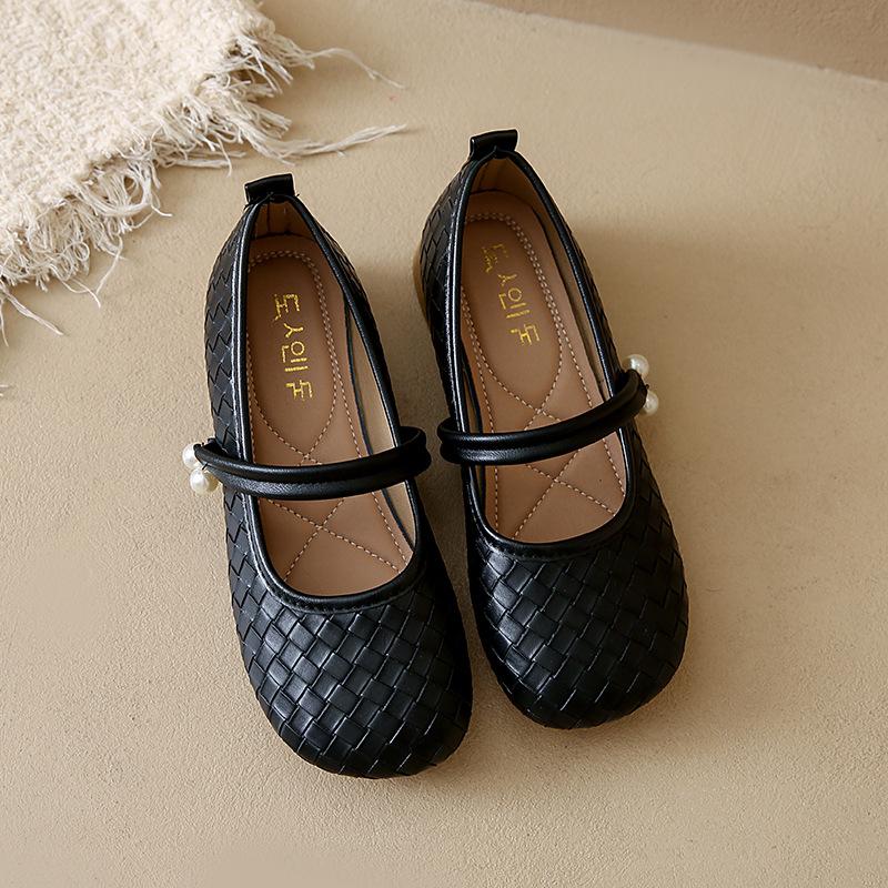 2025 autumn new retro woven soft leather soft sole fashion single shoes with pearl thick heel Mary Jane shoes