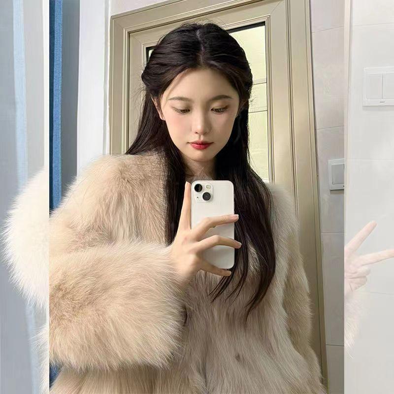 Autumn and winter new round neck imitation fox hair small short loose thickened fluff Internet celebrity coat women