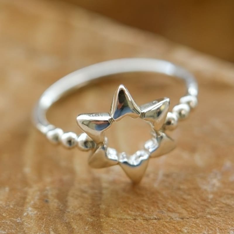 BELLOOGGI Star whith a heart ring