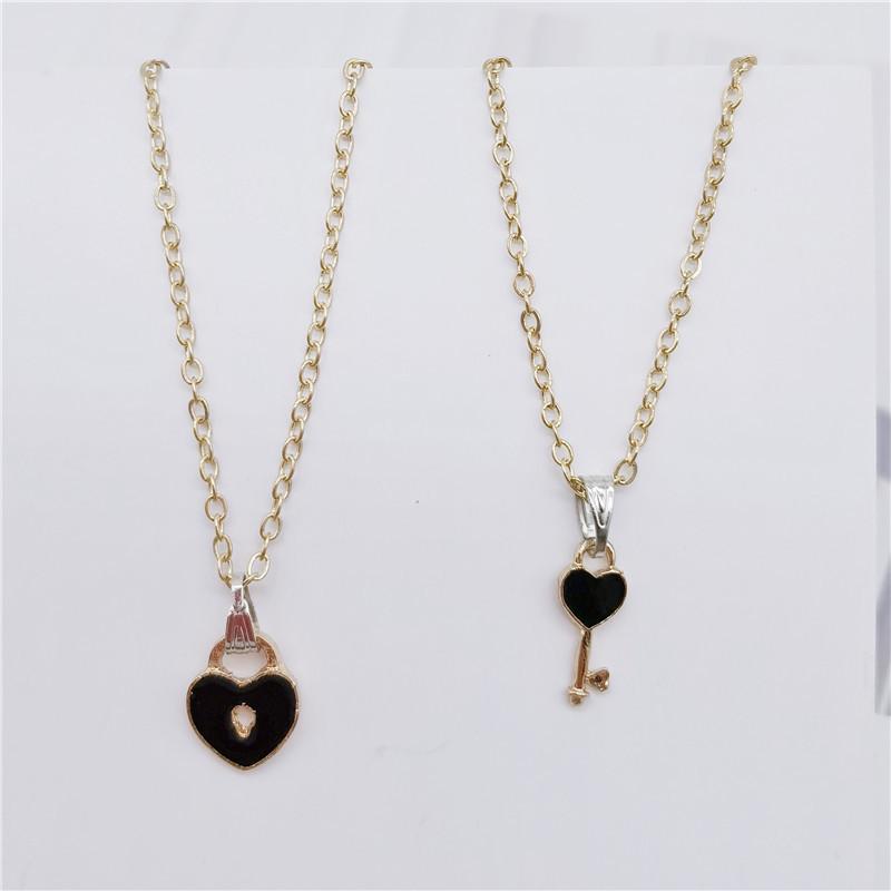 New Simple Fashion Key Love Lock Pendant Couple Necklace a Pair of Retro Men's and Women's Gold Collarbone Chain