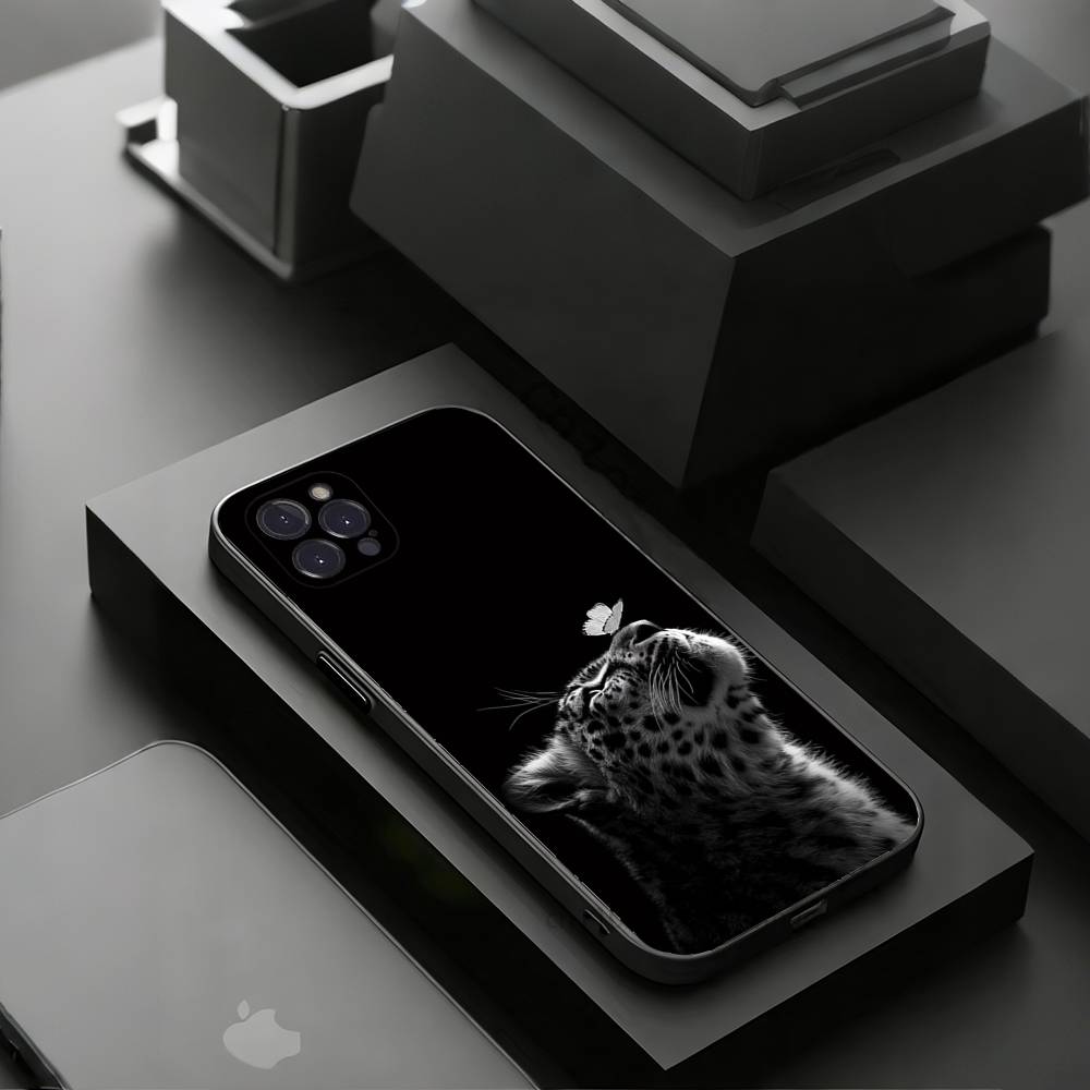 Lion Pattern Phone Cases For iPhone 17 16 15 14 13 12 11 Pro Max Plus Luxury Camera Protection Plastic