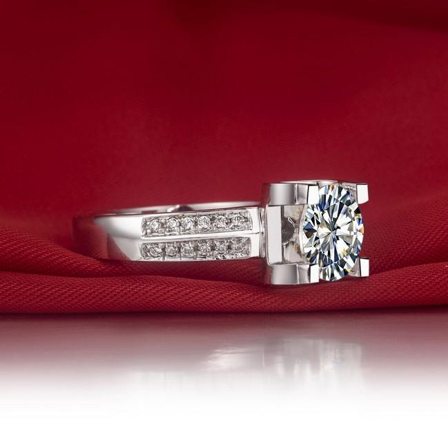 Solid 18K White Gold 750 Ring 1CT Diamond Engagement Ring For Women Perfectly Design Durable Quality D Color VVS1 Beautiful Box